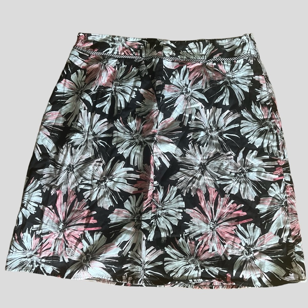Liz Claiborne floral skirt with zipper